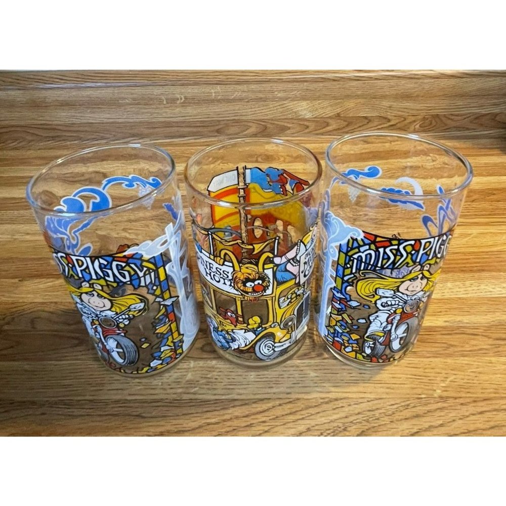Vintage The Great Mupper Caper Collectible Glasses